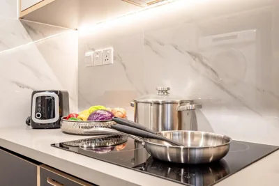 Wohnung mit zwei Schlafzimmern — Zenity Luxury Apartment in District 1 since 2024